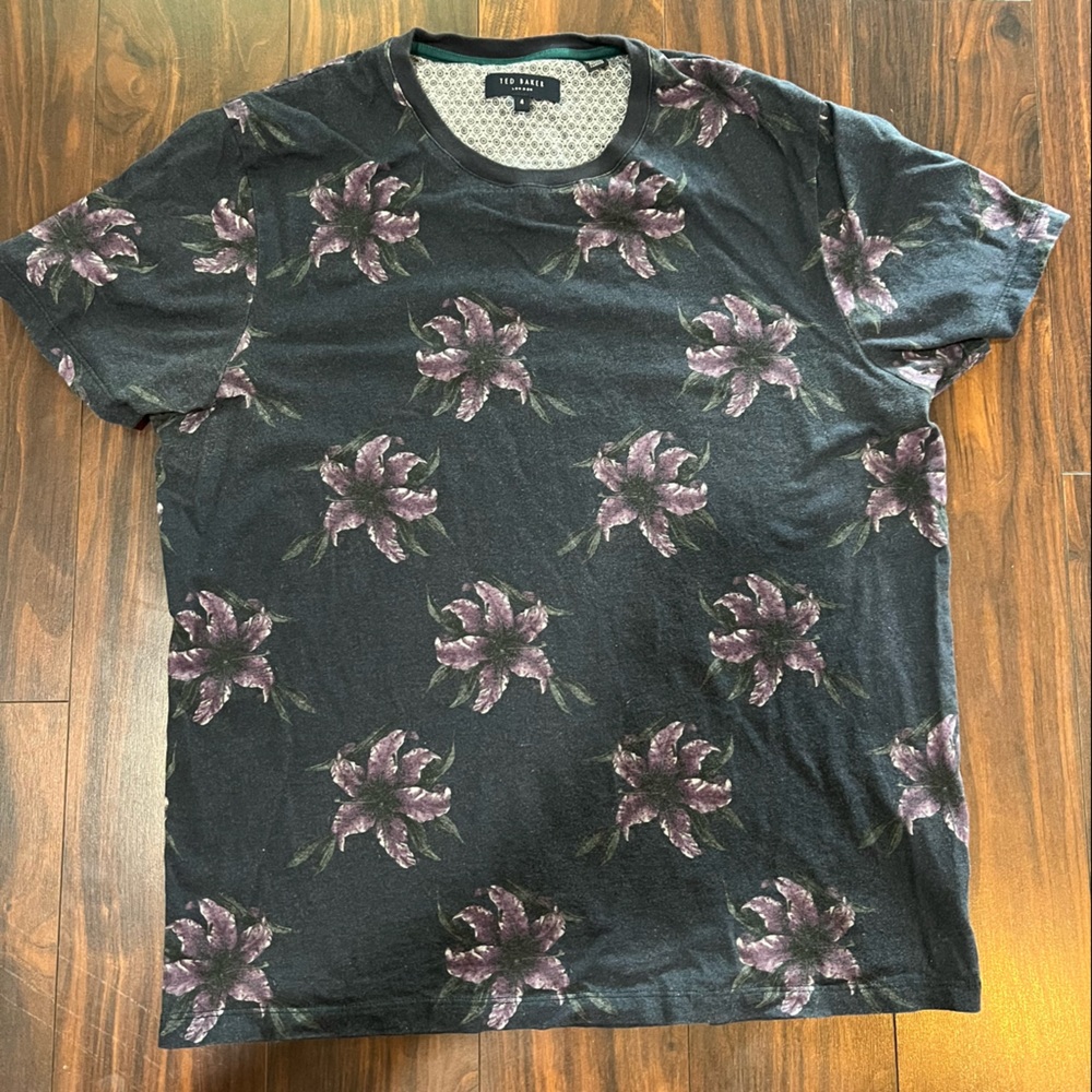 TED BAKER LONDON size 4 t shirt floral pattern